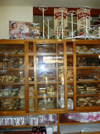 Yarita Panaderia and Pasteleria